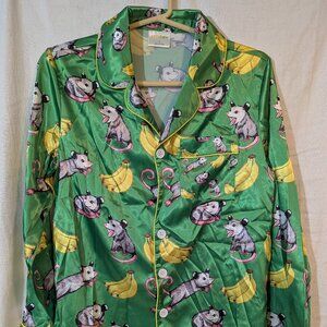 🍌💚 Opossum + Banana Print Satin Pajama Top Artscow Size S – Hilariously Weird!